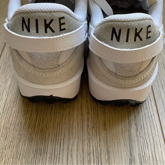 Nike Waffle Debut White and Beige Athletic Shoes Size 8.5 - Picture 8 of 11